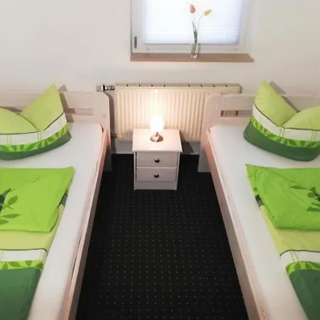 Leanca - Mit Grossem Gartem Am Schmachter Appartamento