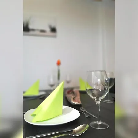 Leanca - Mit Grossem Gartem Am Schmachter Binz