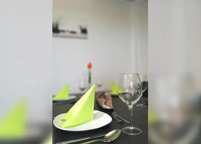 Leanca - Mit Grossem Gartem Am Schmachter