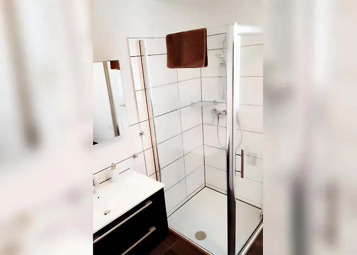 Leanca - Mit Grossem Gartem Am Schmachter Apartment *